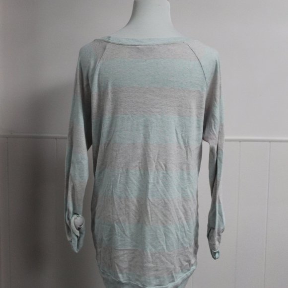 🎀 3/$30 Aritzia - TNA Striped Top - Picture 3 of 4